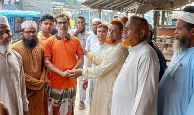Financial assistance to 4 shopkeepers affected by Naogaon fire