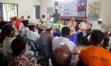 A parents' meeting and free uniform distribution were held at Teghoria Bi-Mukhi High School in Sapahar, Naogaon.