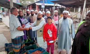 Ghazi Saheedul Islam, the Hand Fan symbol candidate, conducts mass contact and leaflet distribution in Keshabpur.