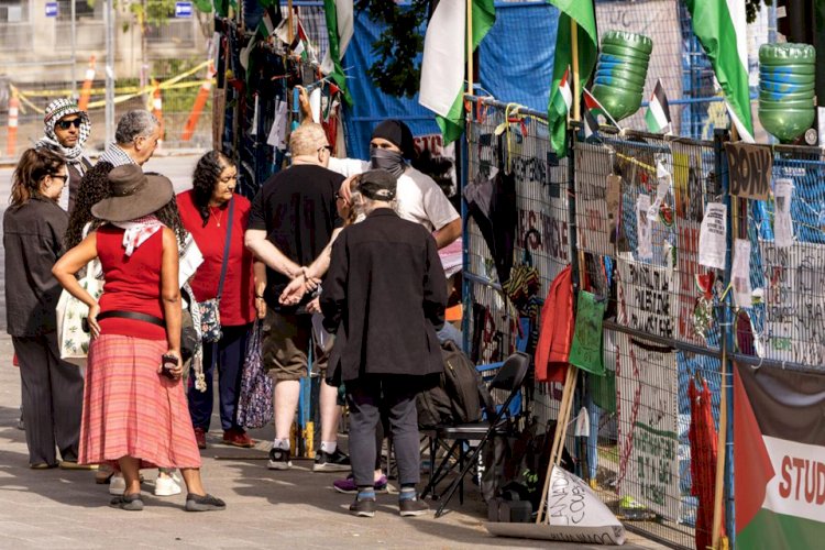 Encampment negotiations continue as U of T threatens eviction Monday morning