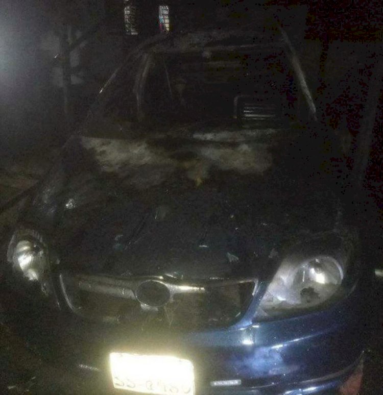 Allegations of burning of private car in Narail, beating of old women and children and looting of gold ornaments. Police visit the scene