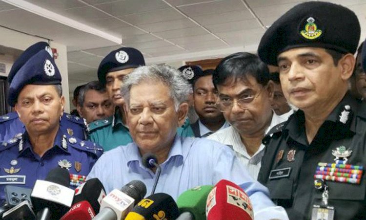 Adviser Sakhawat Warns of Shutdown for Sycophantic Media