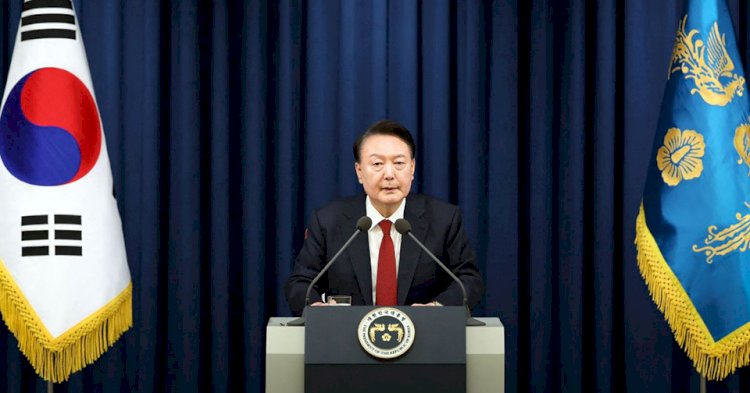 South Korean Investigators in Standoff Over Arrest of President Yoon
