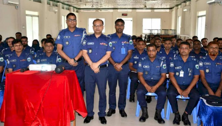 A training session on enhancing the skills and capabilities of the police was held in Pabna.