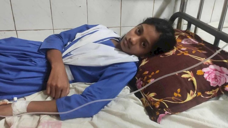 11 students from the same school in Thakurgaon suddenly fall ill, hospitalized.