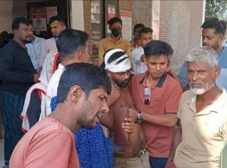 A young man named Siam was seriously injured in an attack by miscreants at the Narsingdi court building.