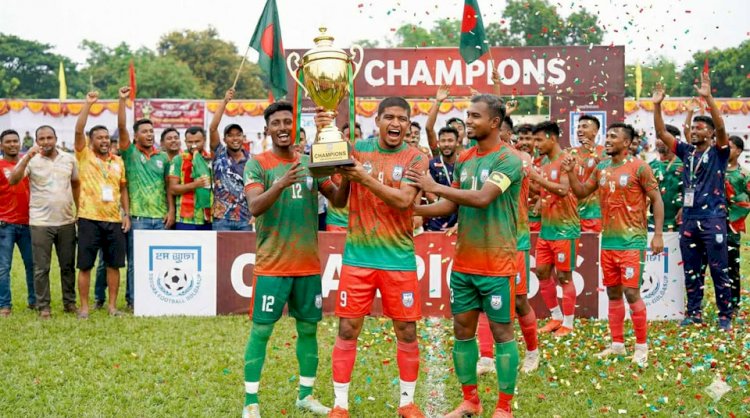 The Dinajpur district football team defeated the Sirajganj district team 3-2, earning the congratulations of the people of Dinajpur!