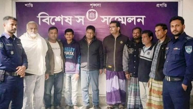 5 arrested including Awami League and associate organization leaders and activists in Pirgacha.